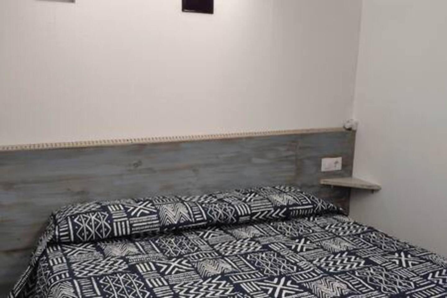 Taocasa Metal Apartment Olot Bagian luar foto
