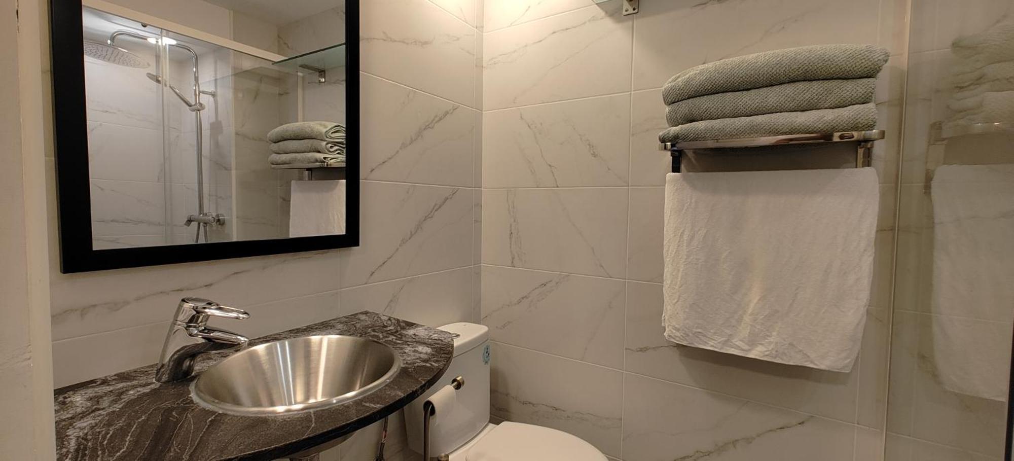 Taocasa Metal Apartment Olot Bagian luar foto