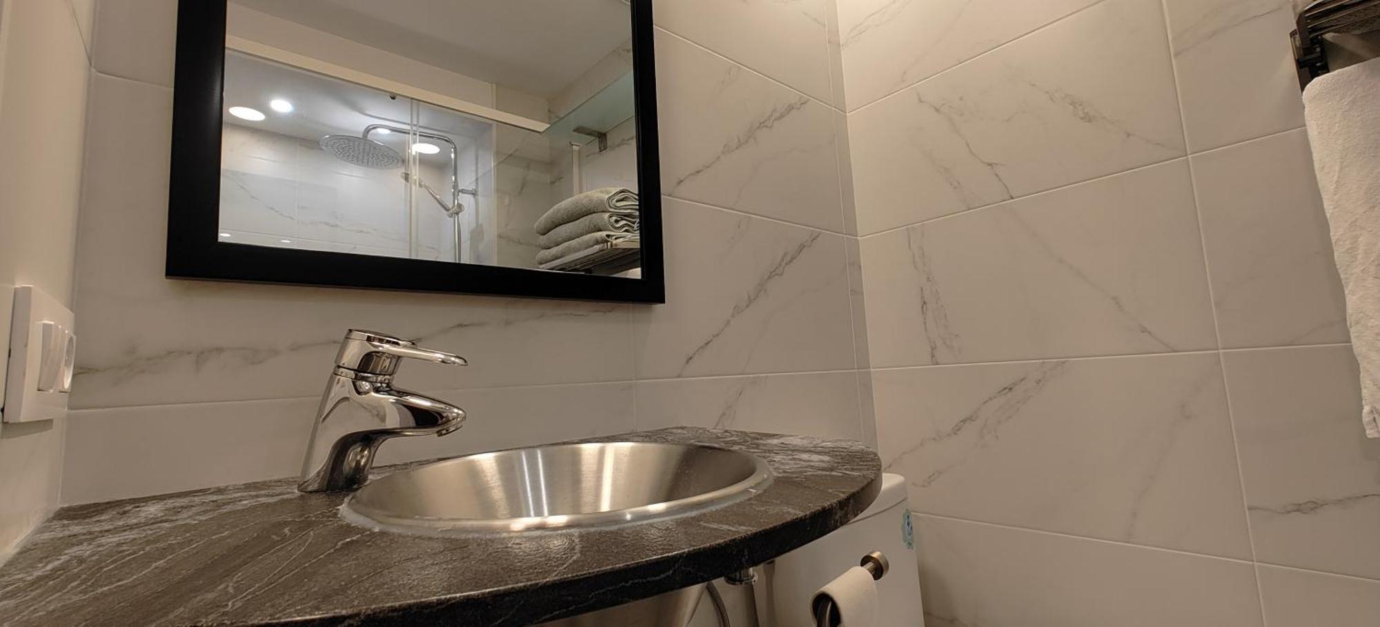 Taocasa Metal Apartment Olot Bagian luar foto